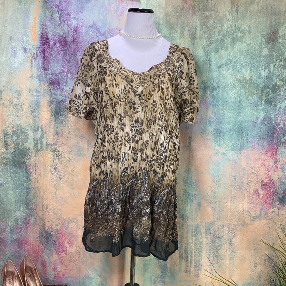 Avenue Dresses & Skirts - 📌 Avenue Sparkling smocked Tunic - Top